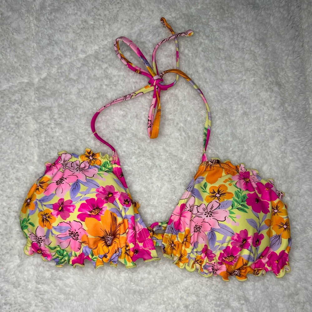 NWOT Wild Fable Ruffle Bikini Top Size L